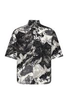 Onsbud Rlx Visc Linen Aop Ss Shirt Tops Shirts Short-sleeved Black ONL...
