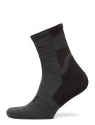 Ua Armourdry Run Mid-Crew Sport Socks Regular Socks Black Under Armour