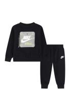 Nike Nike Sportswear Utility Futura Crew And Pants Set Svart