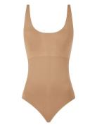 CHANTELLE Smooth Comfort Shapwear Body Beige