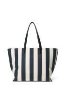 DAY ET Day Travel Stripe Bag Marinblå